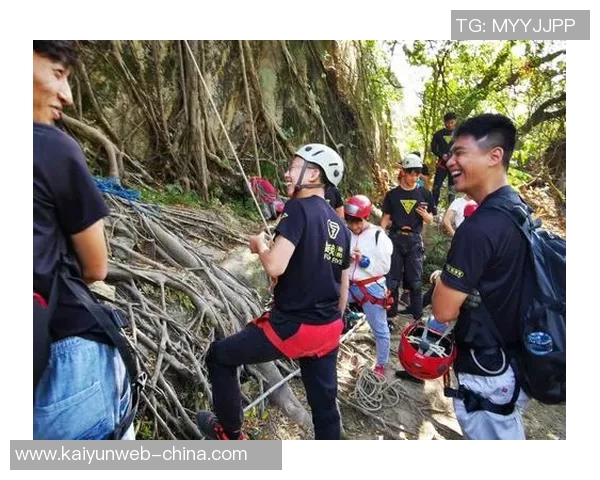 南京攀岩队与杭州攀岩队赛后复盘力量对决的精彩瞬间与启示 南京攀岩队与杭州攀岩队赛后复盘力量对决的精彩瞬间与启示